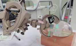 AI-Powered Surgical Robot Excels at Tricky Kidney Stone Procedure